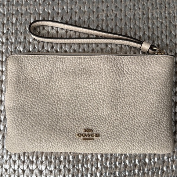 COACH X Peanuts large corner zip wristlet - Picture 2 of 7